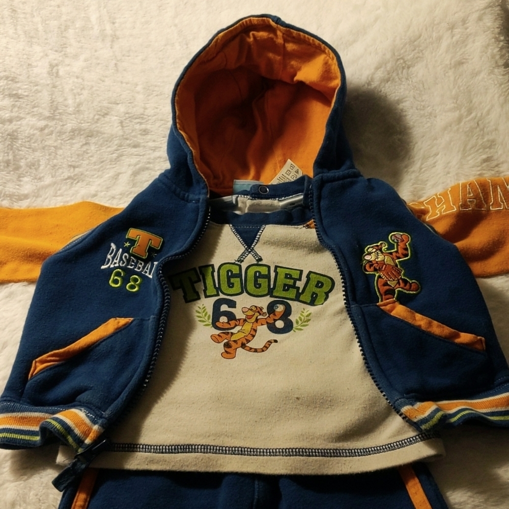 Disney| Vintage Tigger 3 Piece Outfit with hood and many Pockets Cotton